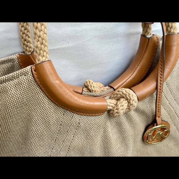 Michael Kors ISLA RING SHOULDER TOTE, khaki - Picture 2 of 6